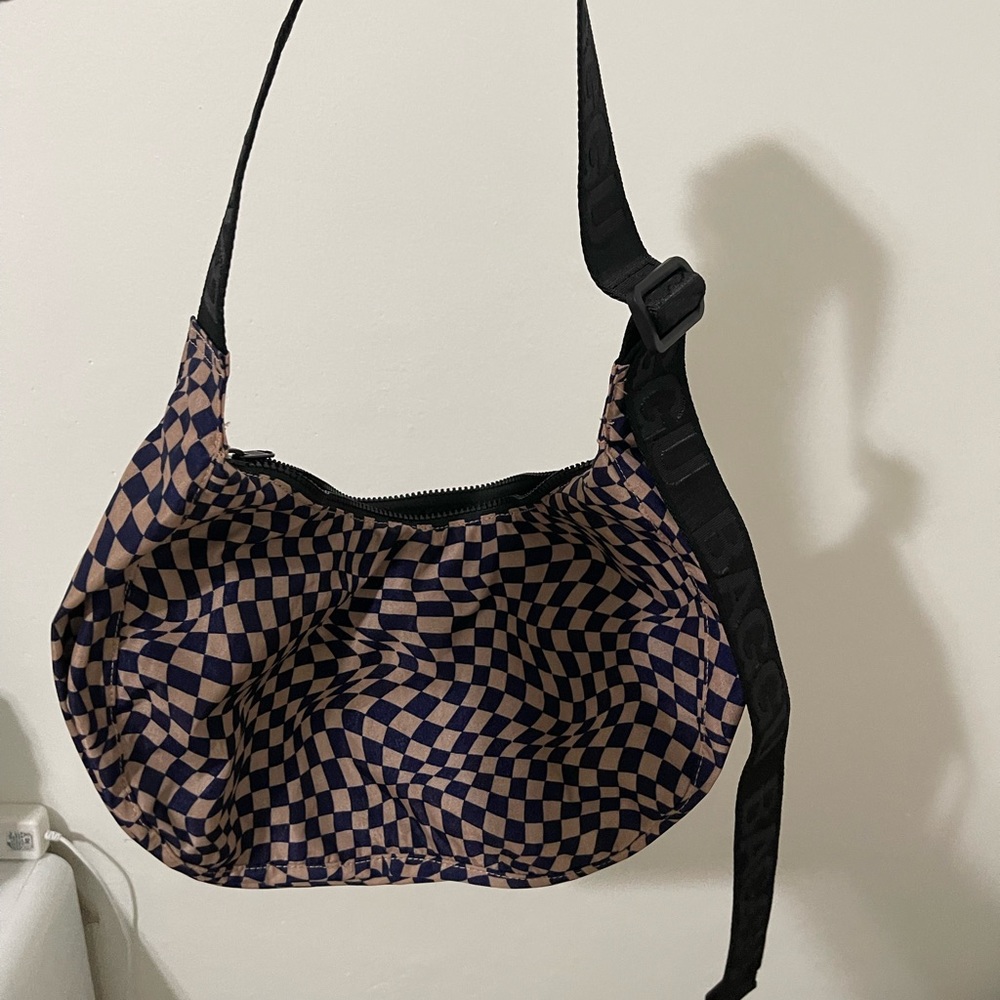 BAGGU medium crescent bag